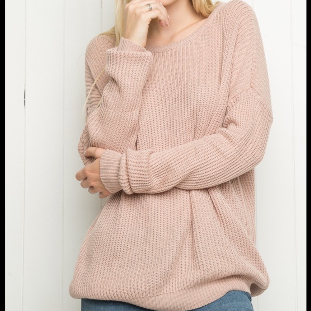 ☀️HOST PICK 6/2☀️ Brandy Melville sweater - Picture 2 of 7